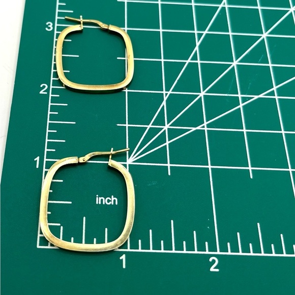 Earring Square Pierced Hoop Earring
925 Sterling Silver Vermeil Gold Tone - Picture 8 of 8